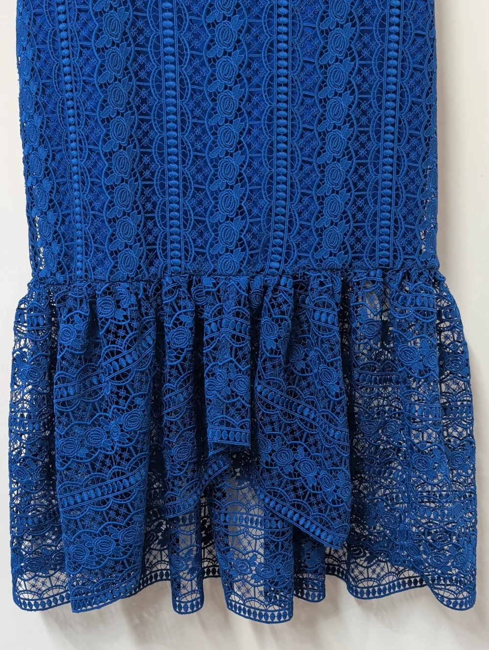 Three Floor Royal Blue Enfold Lace Midi Dress Size 4 - Picture 8 of 13
